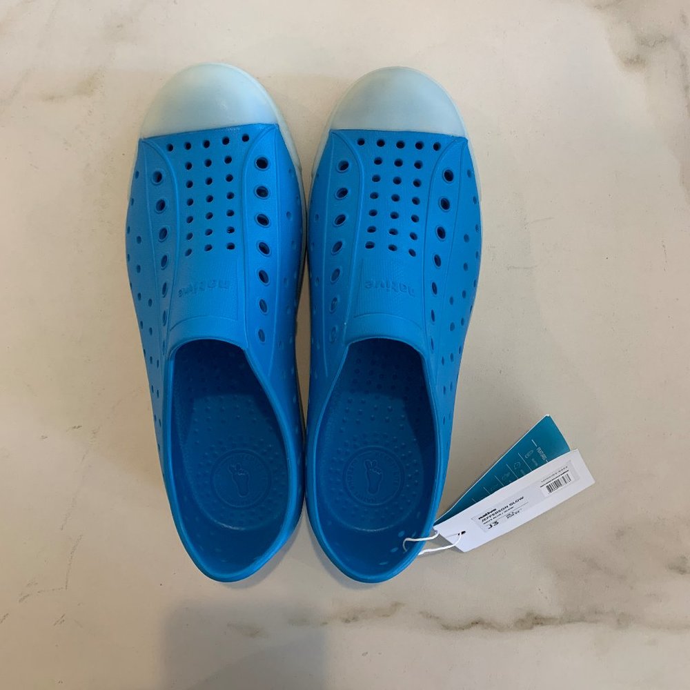 Native Jefferson Glow Shoes (Wave Blue)
